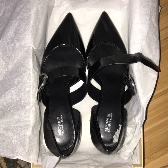 michael michael kors estelle kitten pump